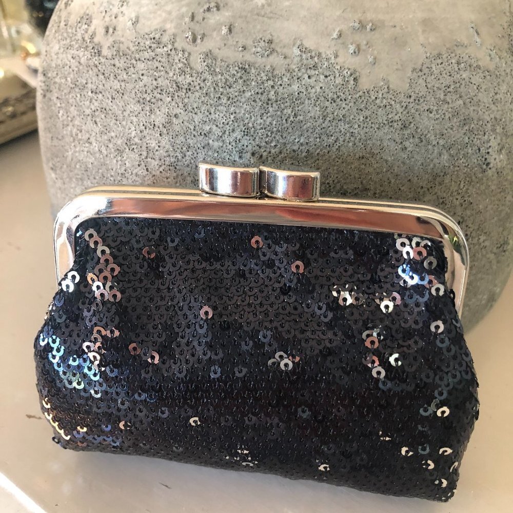 ANGEL FOREVER VICTORIA'S SECRET BEAUTIFUL BLK/SILVER COIN PURSE NEW IN BOX - Picture 1 of 7